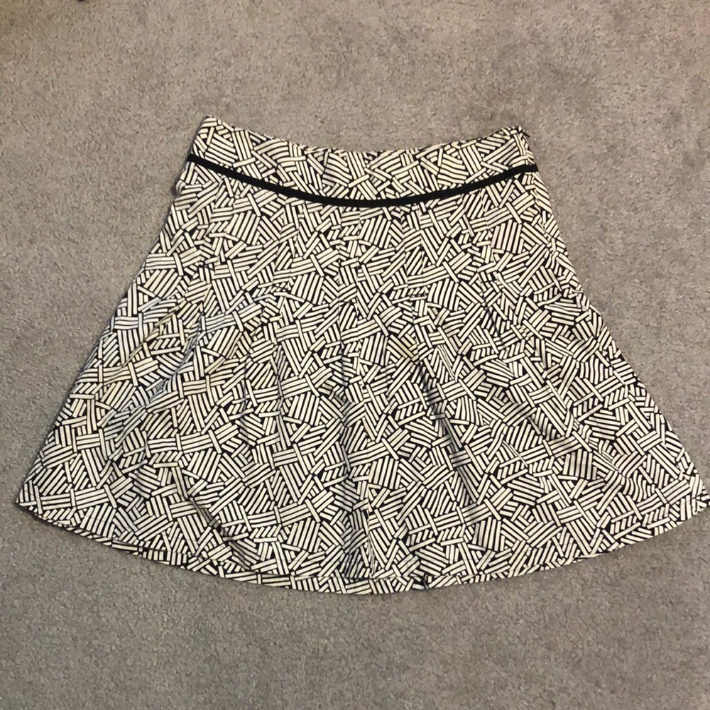 Ann Taylor Loft Black and White Geometric Patterned Skirt